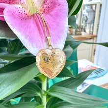 Load image into Gallery viewer, Preloved 9ct Engraved Heart Locket & Chain