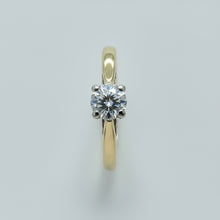 Load image into Gallery viewer, Preloved 18ct Gold 0.25ct Solitare Diamond Ring
