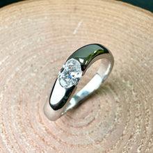 Load image into Gallery viewer, Pre-loved Platinum Diamond Wavy Engagement Ring