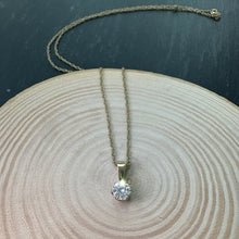 Load image into Gallery viewer, Pre-Loved 0.38ct Diamond Pendant