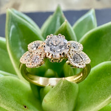Load image into Gallery viewer, 18ct Yellow Gold Vintage Style Diamond Ring
