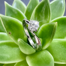 Load image into Gallery viewer, Preloved 18ct White 0.45ct Twist Diamond Ring