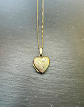 Load image into Gallery viewer, Preloved 9ct Engraved Heart Locket & Chain