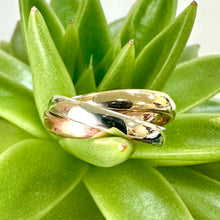 Load image into Gallery viewer, Pre-loved 9ct 3 Colour Gold Russian Wedding Ring