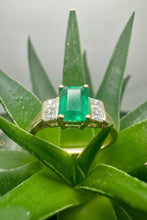 Load image into Gallery viewer, Preloved 18ct Yellow Gold Emerald and Diamond Ring
