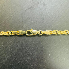 Load image into Gallery viewer, Preloved 14ct Yellow Gold Tulip Link Chain 25"