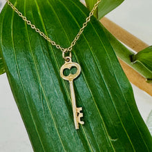 Load image into Gallery viewer, Preloved 9ct gold Key Pendant