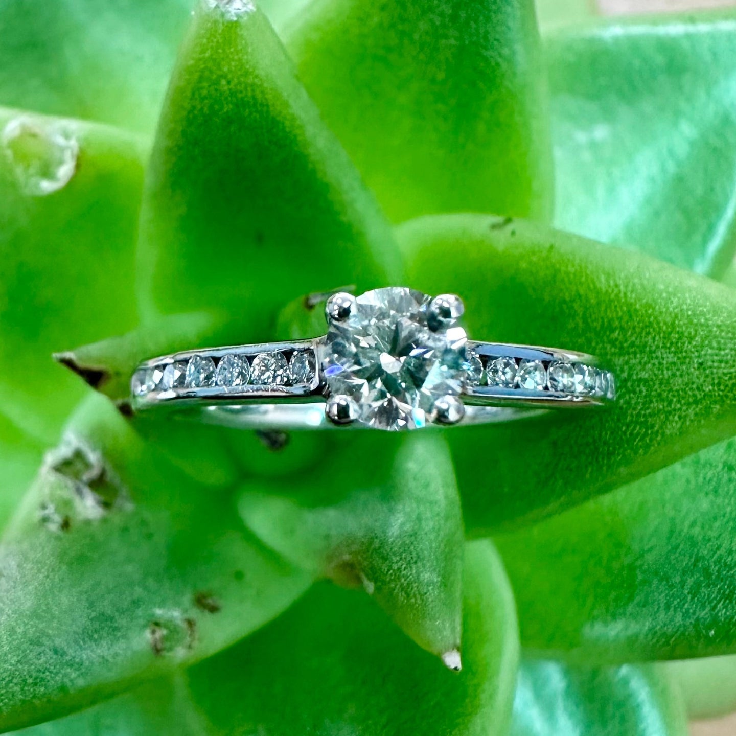 Pre-Loved Platinum and Diamond Engagement ring
