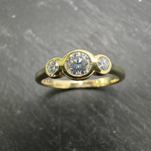 Load image into Gallery viewer, Preloved 18ct Gold 3 Stone Diamond Ring