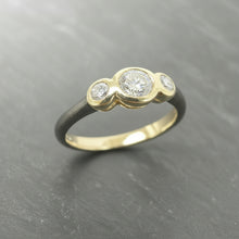 Load image into Gallery viewer, Preloved 18ct Gold 3 Stone Diamond Ring