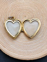Load image into Gallery viewer, Preloved 9ct Rose Gold Flower Engraved Heart Locket