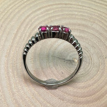 Load image into Gallery viewer, Pre-Loved 9ct White Gold and Tourmaline ring.