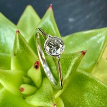 Load image into Gallery viewer, Preloved 18ct White Gold and Diamond Ring