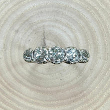 Load image into Gallery viewer, Pre-Loved 18ct 5 Stone Diamond Ring