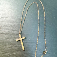 Load image into Gallery viewer, Preloved 9ct Gold Cross