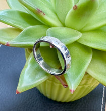 Load image into Gallery viewer, 9ct White Gold Court Wedding Band