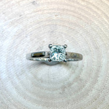 Load image into Gallery viewer, Pre-loved Platinum and 0.35ct Diamond Engagement Ring

