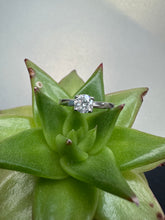 Load image into Gallery viewer, Preloved Platinum 4 Claw 0.50ct Diamond Solitaire