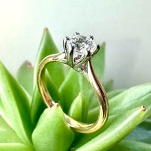 Load image into Gallery viewer, Pre-Loved 18ct Gold 0.60ct Diamond Solitaire Ring