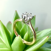 Load image into Gallery viewer, Pre-Loved 18ct Gold 0.60ct Diamond Solitaire Ring