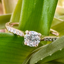 Load image into Gallery viewer, Preloved 9ct Rose Gold Diamond Ring