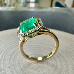 Natural African Emerald & Diamond Ring