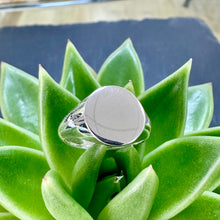 Load image into Gallery viewer, Silver Round Signet Ring