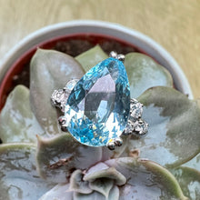 Load image into Gallery viewer, Stunning Large 4.17ct Aquamarine & Diamond Ring
