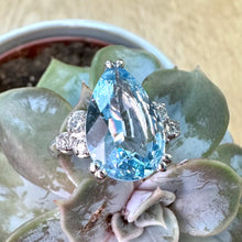 Load image into Gallery viewer, Stunning Large 4.17ct Aquamarine & Diamond Ring