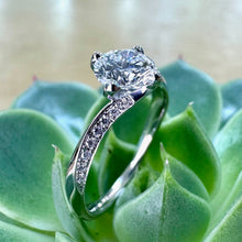 Load image into Gallery viewer, Platinum 0.74ct Round Lab Grown Diamond Ring