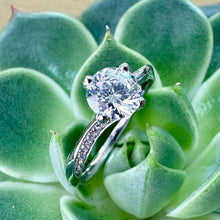 Load image into Gallery viewer, Platinum 0.74ct Round Lab Grown Diamond Ring