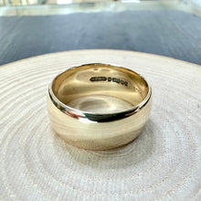 Load image into Gallery viewer, Preloved 9ct Yellow Gold 9mm Wedding Band
