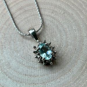 Preloved 9ct White Gold Aquamarine & Diamond Necklace