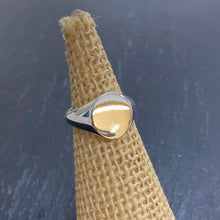 Load image into Gallery viewer, Silver Round Signet Ring