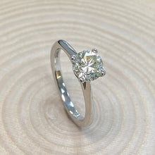 Load image into Gallery viewer, Platinum 0.75ct Solitaire Diamond Ring