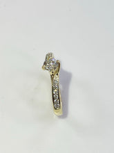 Load image into Gallery viewer, Yellow Gold Diamond Twist Ring