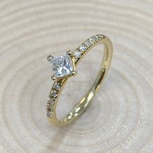 Load image into Gallery viewer, 9ct Yellow Gold 0.24ct Princess Cut Diamond Ring