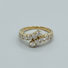Load image into Gallery viewer, Preloved 18ct Yellow Gold Diamond Ring