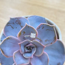 Load image into Gallery viewer, Preloved Platinum Princess Cut Diamond Engagement Ring