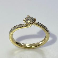 Load image into Gallery viewer, Yellow Gold Diamond Twist Ring