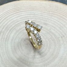 Load image into Gallery viewer, Preloved 18ct Yellow Gold Diamond Ring
