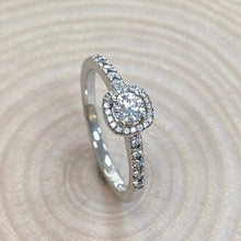 Load image into Gallery viewer, Platinum 0.20ct Diamond Halo Ring