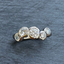 Load image into Gallery viewer, 9ct Gold Staggered Diamond Bubble Ring
