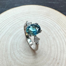 Load image into Gallery viewer, Platinum Ceylon Sapphire and Kite-Shape Diamond Ring