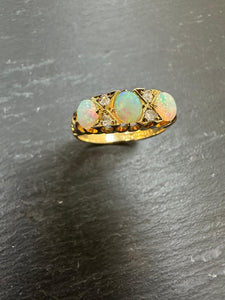 Preloved Victorian 18ct Gold Opal & Diamond Ring