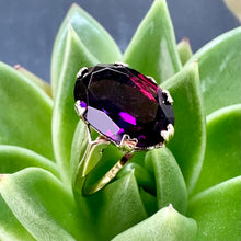 Load image into Gallery viewer, Preloved 9ct Yellow Gold Purple Spinel Ring
