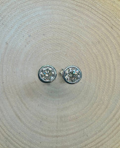 18ct White Gold and 0.75ct Preloved Diamond earrings