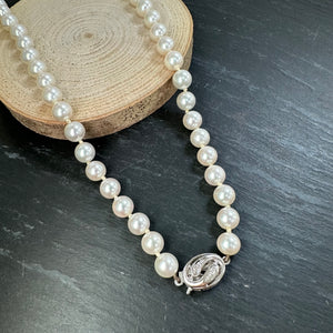 Pre-loved String of White Cultured Pearls