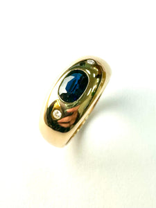 Pre-loved 18ct Yellow Gold Sapphire & Diamond Signet Ring