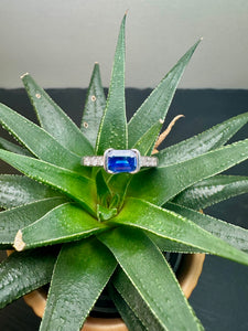 18ct White Gold, Sapphire and Diamond ring